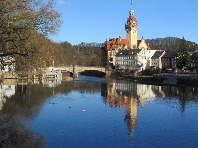 Blick über die Zschopau auf das Rathaus&nbsp;&copy;&nbsp;Andreas Baumann, Stadt Waldheim