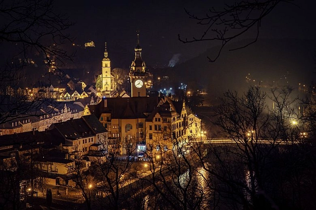 Rathaus beleuchtet